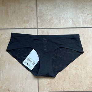 Lululemon Black Lace Bikini Panties NWT Size M